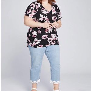 Lane Bryant V Neck Ruched Side Tee / Sz 18/20